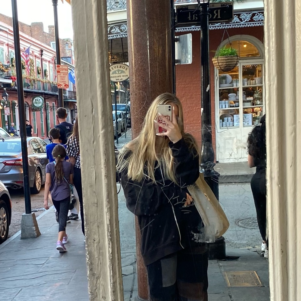 Meet your Posher, Julia